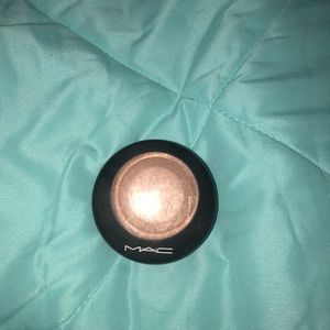 MAC soft and gentle Highlighter
